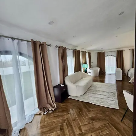 فندق مبيت وإفطار Bianca South Sardegna 4*