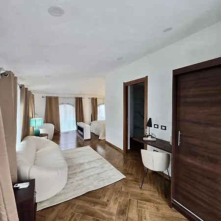 فندق مبيت وإفطار Bianca South Sardegna 4*
